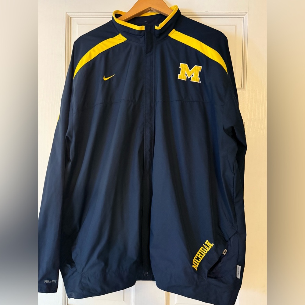 Nike Men's Navy and Yellow Jacket